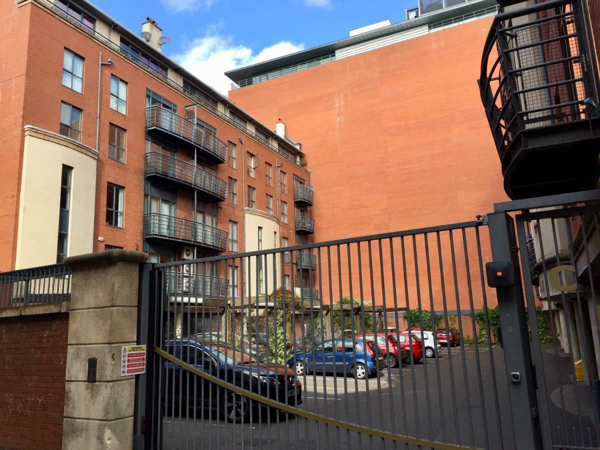 City Centre Belfast Free Parking Экстерьер фото